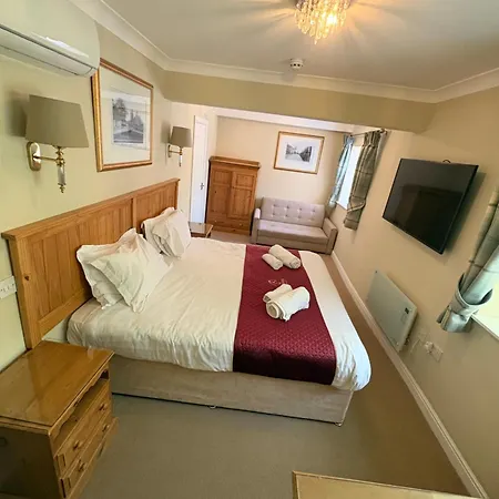 The Bay Horse 3*